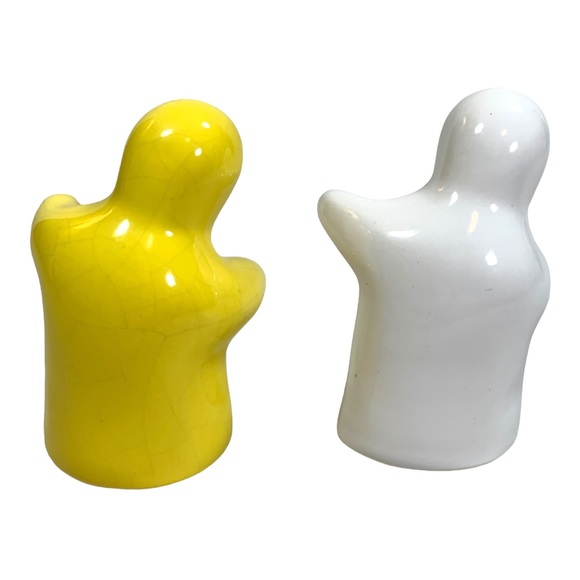 Vintage Yellow & White Ceramic Hugging Ghosts Salt and Pepper Shaker Set - Picture 5 of 7